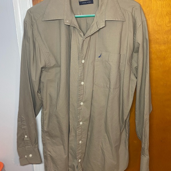 x3 Neiman Marcus & Nautica button downs - Picture 6 of 7